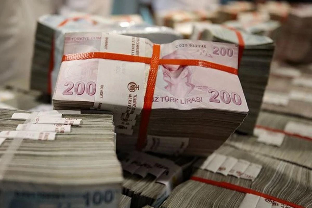 Fitch, Türkiye’nin kredi notunu 'BB-' ve görünümü 'durağan' teyit etti