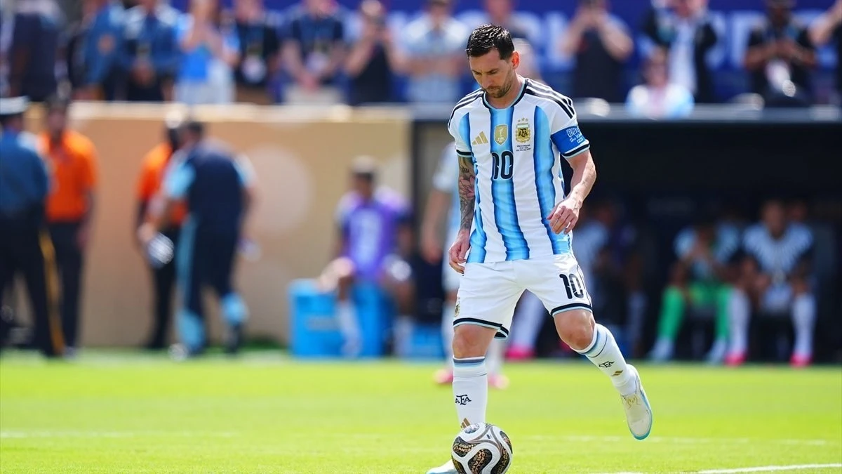 Lionel Messi, Dünya Kupası'nda 3 final oynayan ikinci oyuncu oldu