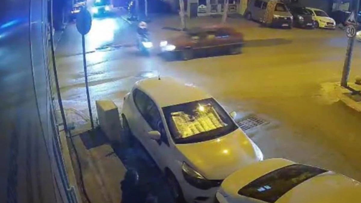 Kocaeli'de otomobille çarpışan motosiklet sürücüsü yaralandı