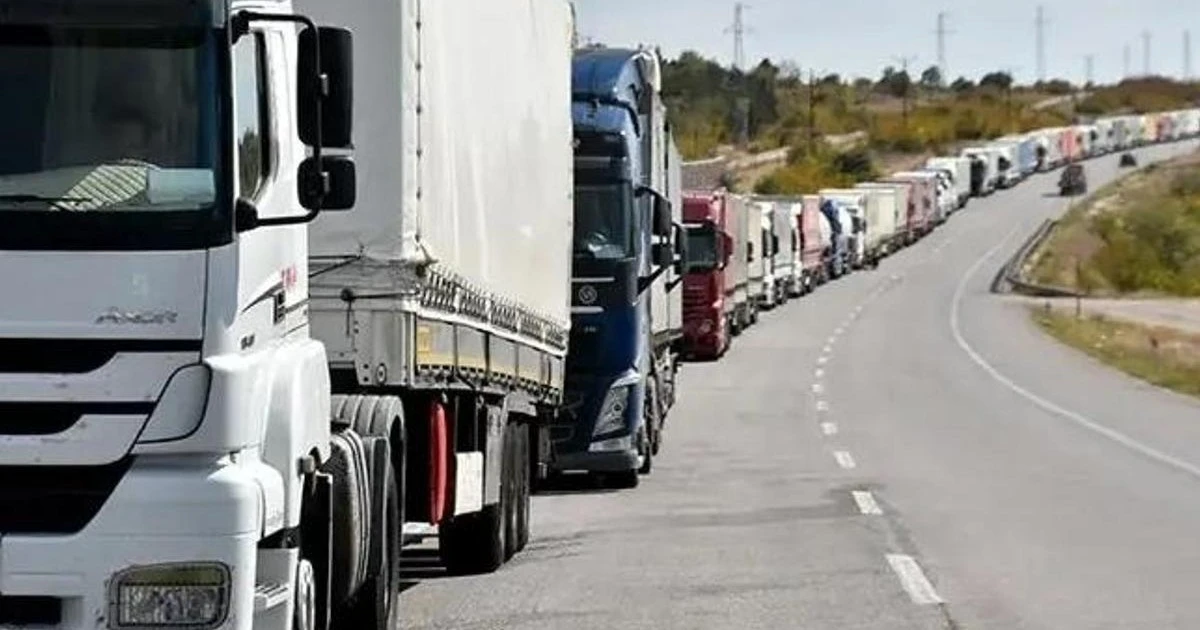 Kapitan Andreevo'da 1,5 km'ye ulaşan araç kuyruğu