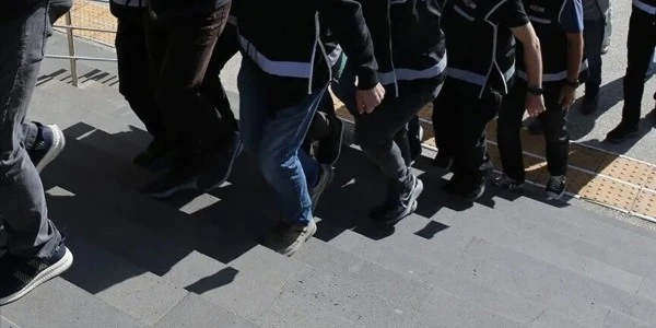 İzmir merkezli yasa dışı bahis operasyonu: 36 şüpheli yakalandı