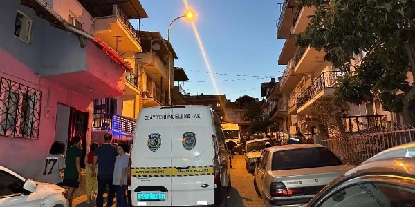 Uşak'ta dut toplarken çatıdan düşen 57 yaşındaki adam öldü