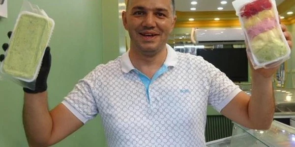 Kilis'te dondurmacı 400 TL iddiasına tepki gösterip fiyatı 10 TL'ye çekti
