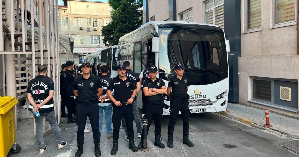 İzmit Belediyesi soruşturmasında 30 kişi adliyeye sevk edildi