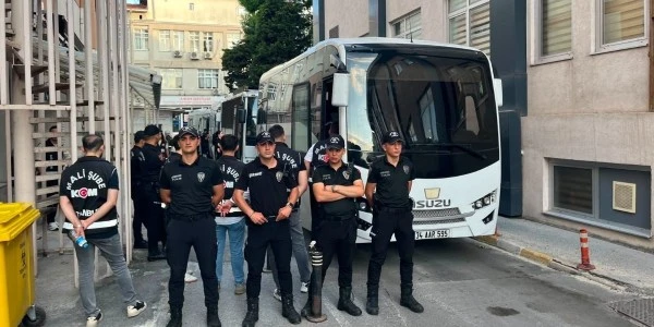 İzmit Belediyesi soruşturmasında 30 kişi adliyeye sevk edildi