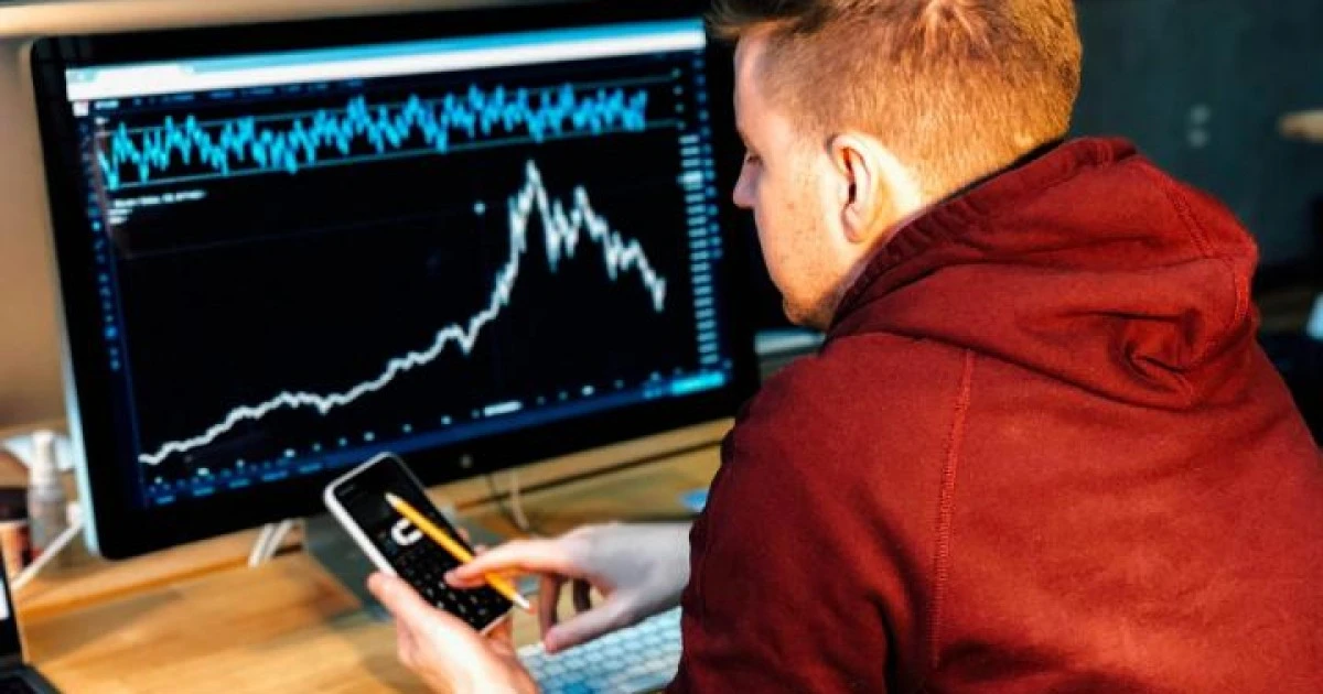 Bitcoin 65.000$ civarında sabit, 'Mag 7' hisseleri sert düştü