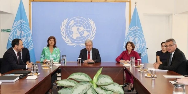 Kıbrıs'ta üçlü görüşme tamamlandı: Guterres 'Beş artı Bir'e onay
