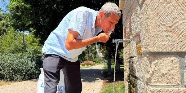 Adana'da termometre 42°C'yi gösterdi; hissedilen 50 dereceye ulaştı