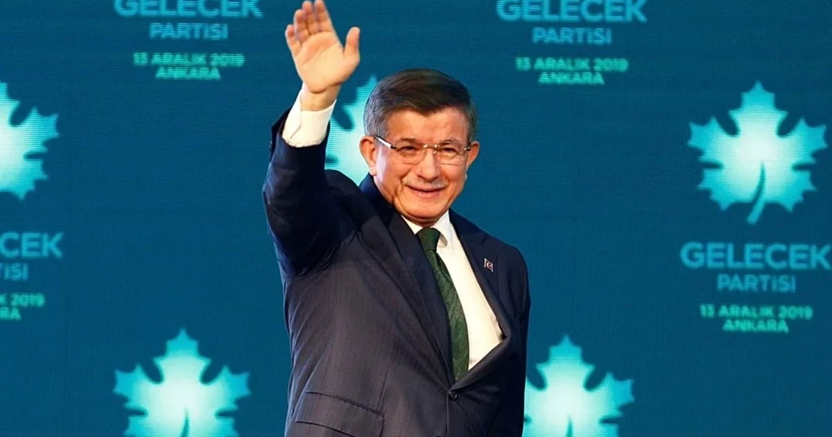 Ahmet Davutoğlu: Gelecek Partisi'nin siyasi faaliyetlerini sonlandırıyoruz