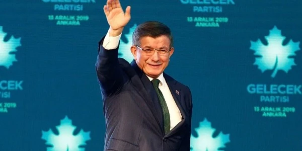 Ahmet Davutoğlu: Gelecek Partisi'nin siyasi faaliyetlerini sonlandırıyoruz
