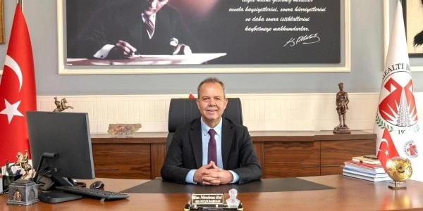 Döşemealtı Belediye Başkanı Menderes Dal CHP'den istifa etti