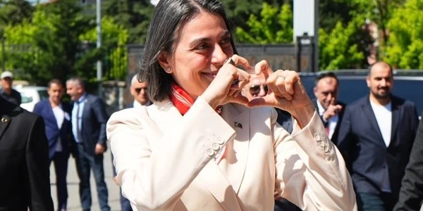 Üsküdar Belediye Başkanı Sinem Dedetaş tutuklandı