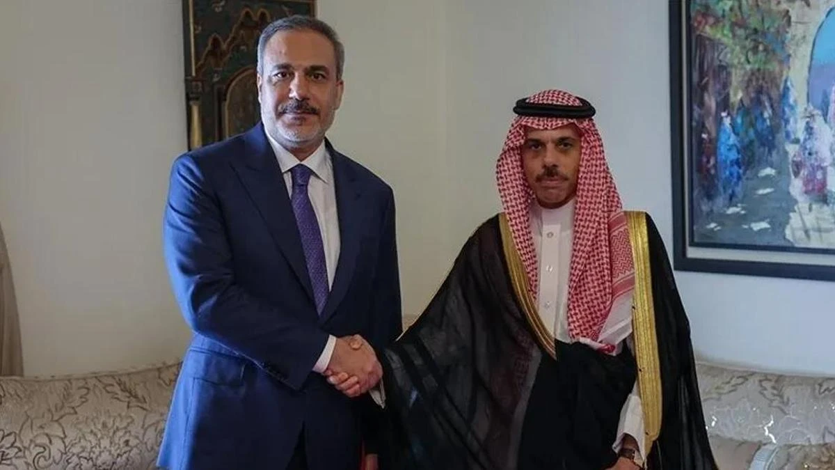 Ankara-Riyad hattında kritik temas: Bakan Hakan Fidan görüştü