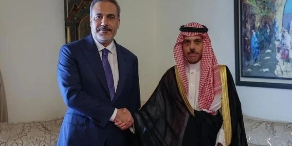 Ankara-Riyad hattında kritik temas: Bakan Hakan Fidan görüştü