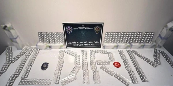 Edirne'de yabancı plakalı araçta 600 uyuşturucu hap ele geçirildi