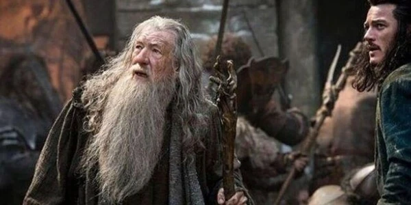 Hobbit 2: Smaug'un Çorak Toprakları filmi — Konusu ve Oyuncuları