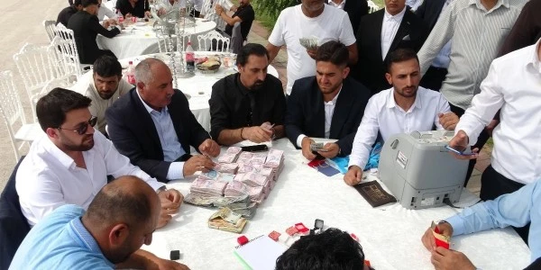 Van'da aşiret düüğünde 20 milyon TL, kilolarca altın
