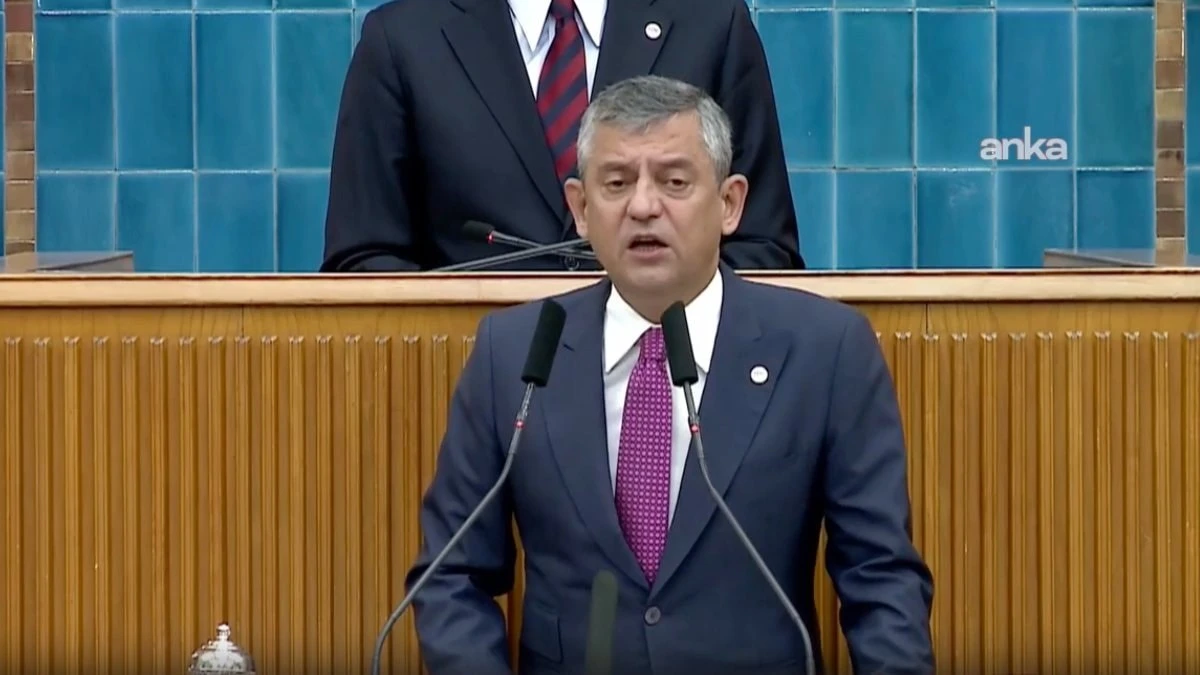 Özgür Özel Yeni Parti'nin ilk grup toplantısında isim karıştı
