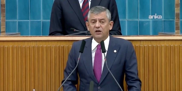 Özgür Özel Yeni Parti'nin ilk grup toplantısında isim karıştı