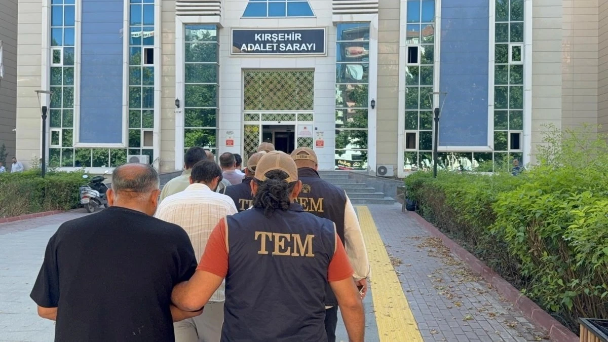 Kırşehir merkezli 3 ilde FETÖ operasyonu: 8 gözaltı, 1 tutuklama