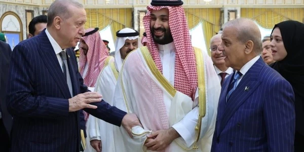 Mekke Ortak Savunma Anlaşması dünya basınında geniş yankı