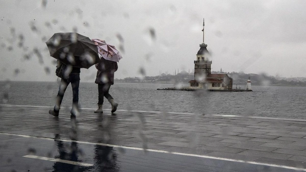 İstanbullulara MGM'den Pazar için gök gürültülü sağanak uyarısı