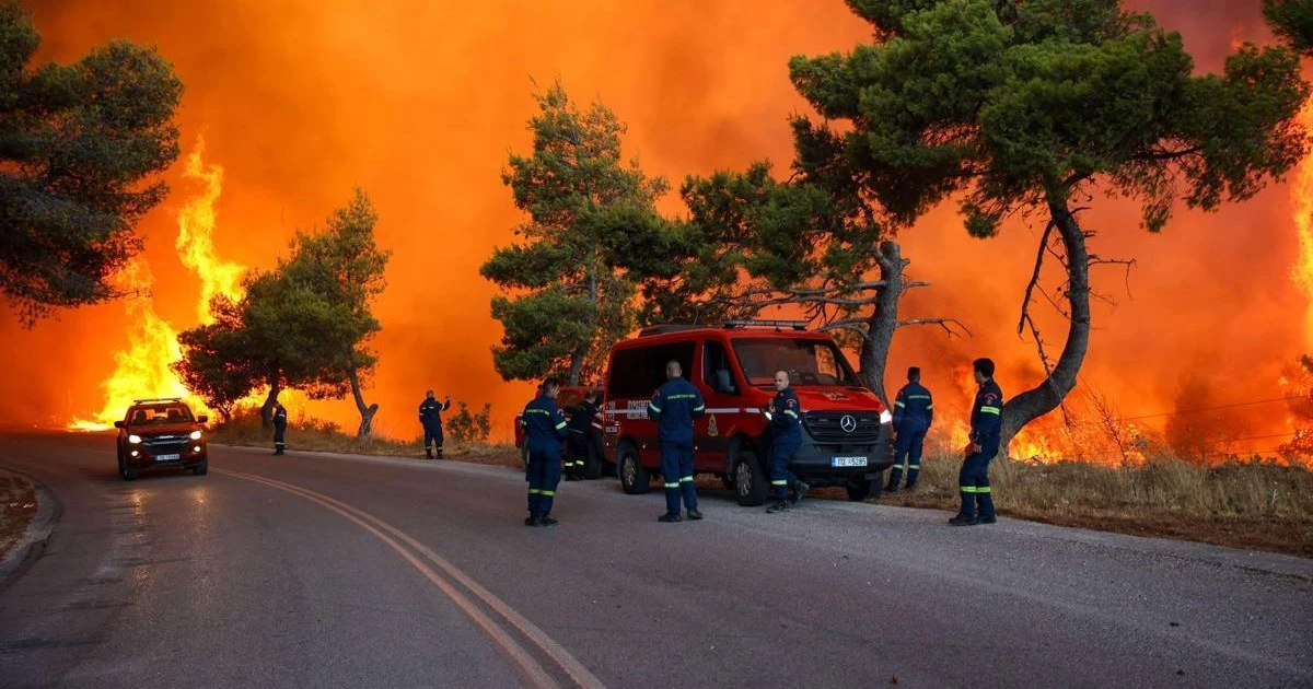 Yunanistan’da yangınlarda 325 binada hasar tespiti yapıldı