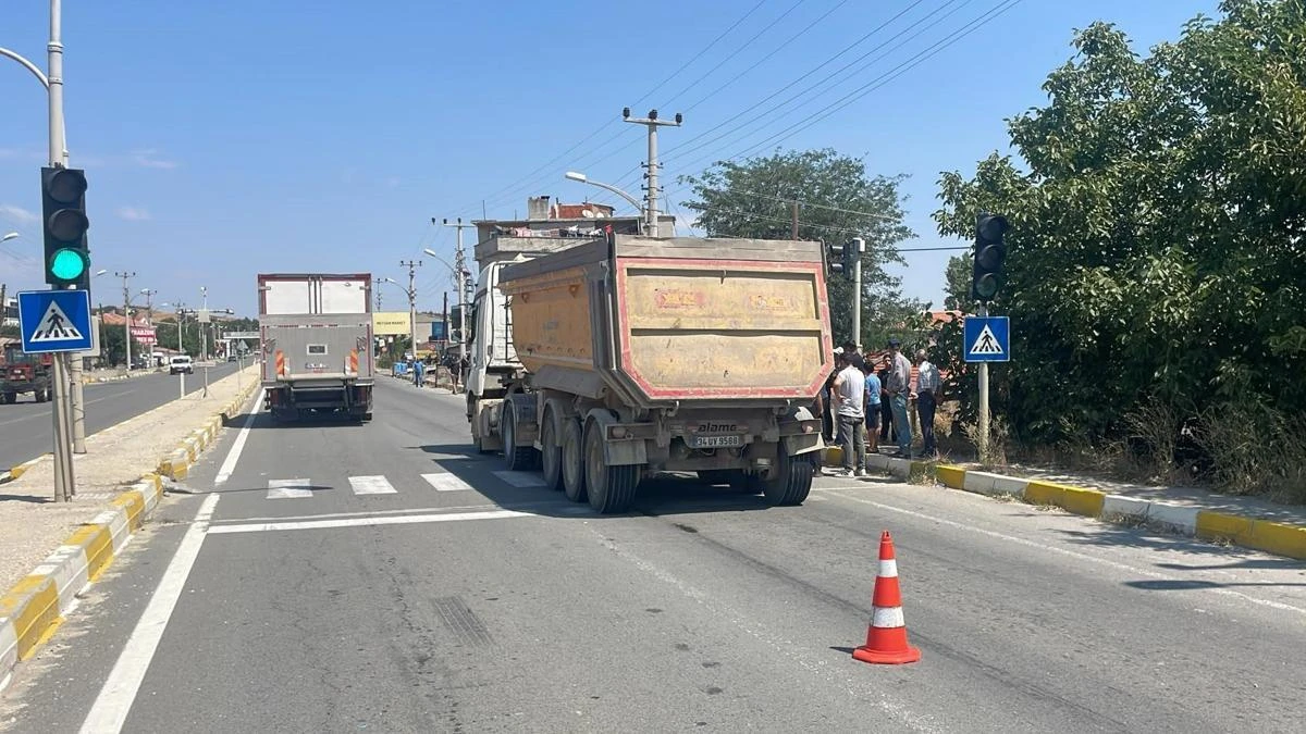 Keşan'da hafriyat kamyonunun çarptığı yaya hayatını kaybetti
