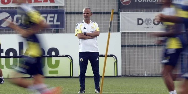 Fenerbahçe’de kadro operasyonu: Livaković, Mimović, Becao elveda