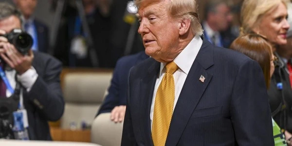 Trump, Türkiye dönüşünde gizlice uçak değiştirdiğini doğruladı
