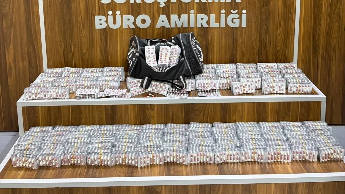 İzmir'de 9 bin 184 sentetik ecza bulundu: 1 gözaltı