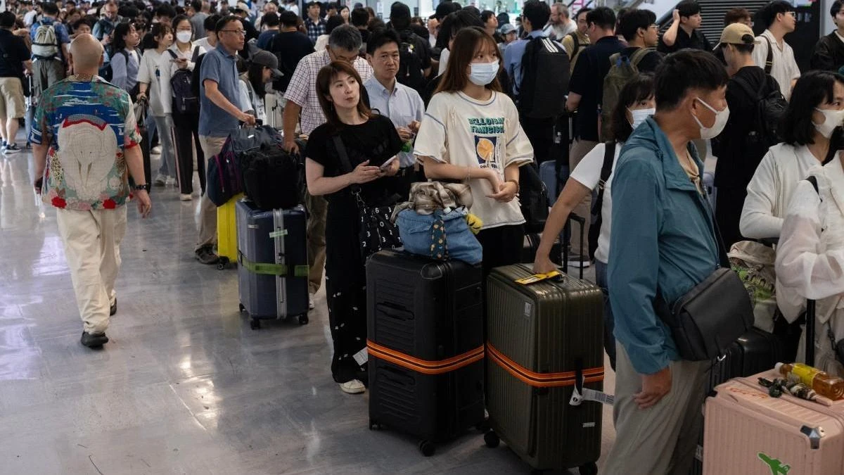 Japonya'yı vuran sağanak: 4 can kaybı, binlerce Narita'da mahsur