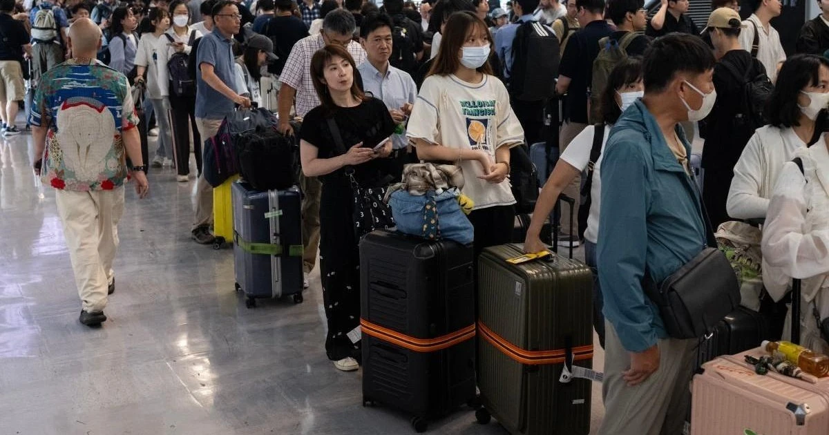 Japonya'yı vuran sağanak: 4 can kaybı, binlerce Narita'da mahsur