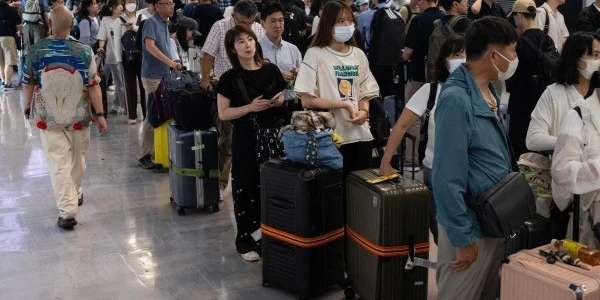 Japonya'yı vuran sağanak: 4 can kaybı, binlerce Narita'da mahsur