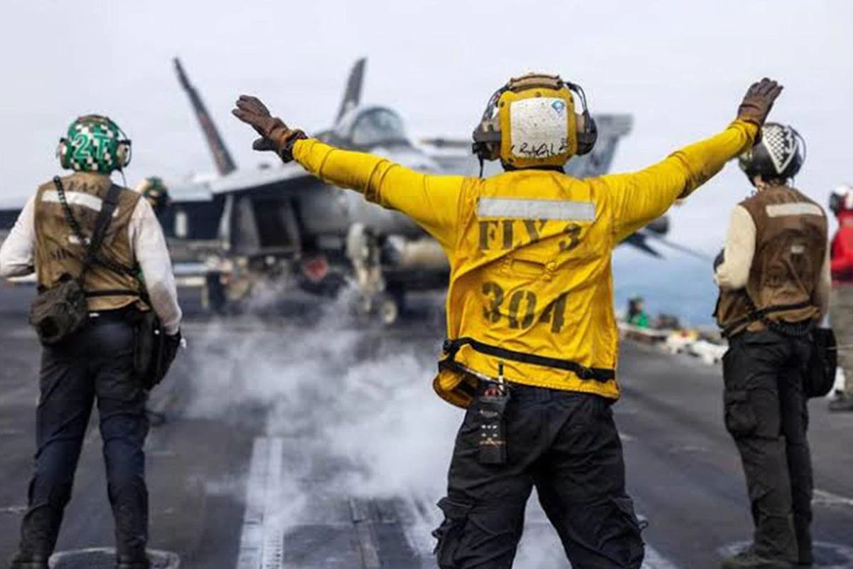 USS Abraham Lincoln'ın Yerine USS George Washington Gönderiliyor