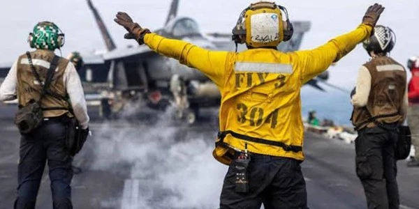 USS Abraham Lincoln'ın Yerine USS George Washington Gönderiliyor