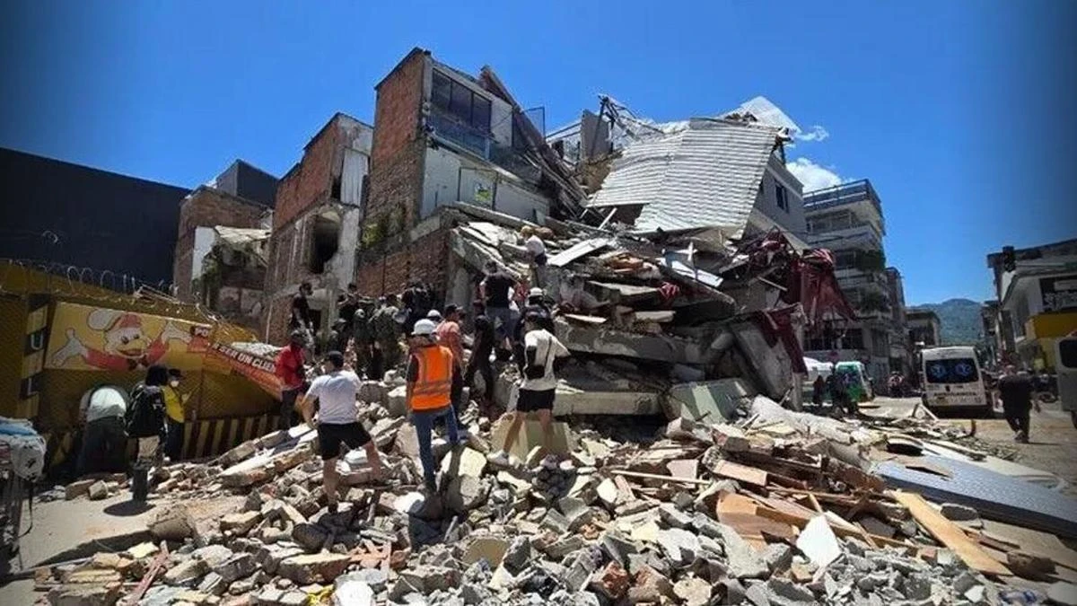 Kolombiya'da 7,4 büyüklüğündeki deprem: yaşamını yitiren 294 kişi