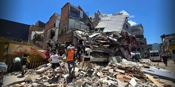 Kolombiya'da 7,4 büyüklüğündeki deprem: yaşamını yitiren 294 kişi