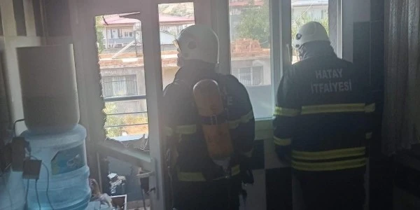 Hassa'da ev yangını itfaiyenin müdahalesiyle kontrol altına alındı