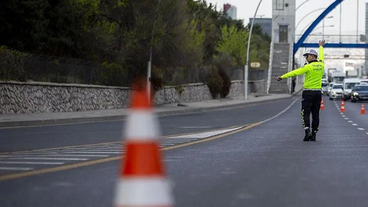 İstanbul’da bazı yollar triatlon şampiyonası nedeniyle trafiğe kapatıldı
