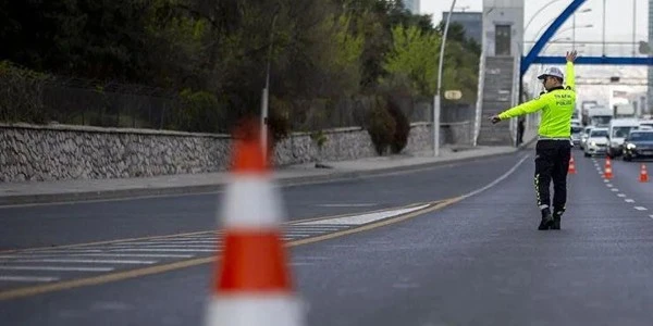 İstanbul’da bazı yollar triatlon şampiyonası nedeniyle trafiğe kapatıldı