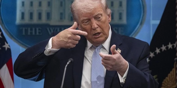 Trump'tan Umman'a açık tehdit: 'Fena halde bombalarız'