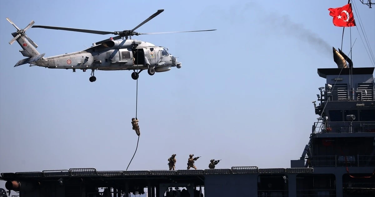 TEKNOFEST Mavi Vatan'da SAS ve SAT'tan nefes kesen gösteri