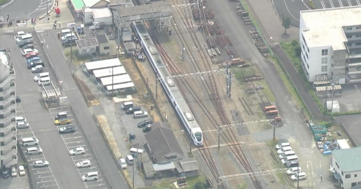 Japonya'da ekspres tren ray kenarında çalışan 4 işçiye çarptı