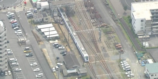 Japonya'da ekspres tren ray kenarında çalışan 4 işçiye çarptı
