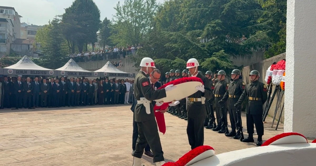 Celal Bayar vefatının 40. yılında Gemlik'te mezarı başında anıldı
