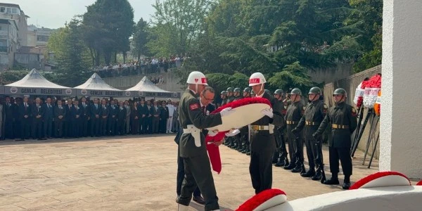Celal Bayar vefatının 40. yılında Gemlik'te mezarı başında anıldı