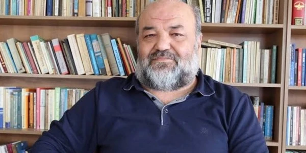 İhsan Eliaçık: Kur’an’da içki, namaz ve örtünmenin cezası yoktur