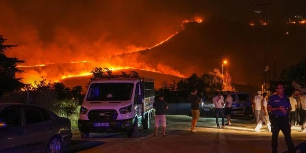 Mamak Hüseyingazi'de ağaçlık alanda yangın — şüpheli gözaltında