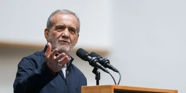 Pezeşkiyan: ABD'nin tehditlerine rağmen İran çökmedi, güçlendi
